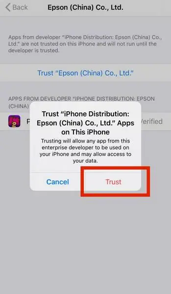 Kotak konfirmasi untuk mempercayai aplikasi developer enterprise, dengan tombol Trust disorot